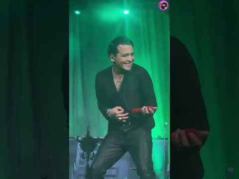 Christian Nodal demuestra ser el más HUMILDE