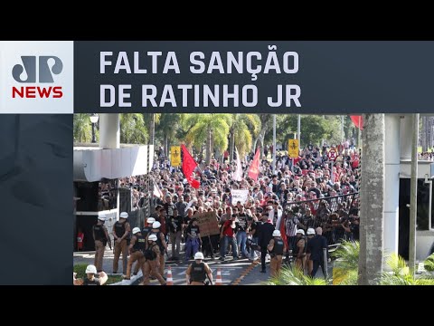 Alep aprova PL e terceiriza gestão de colégios públicos