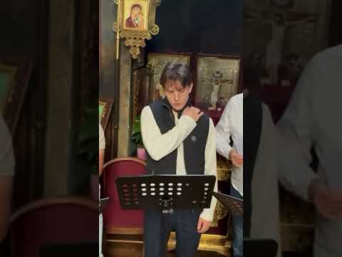 САМЫЙ СТАРАТЕЛЬНЫЙ ПЕВЕЦ!