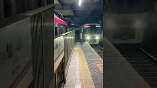 4/11 仙川駅　京王ライナーの送り込み回送と8000系特急京王八王子行き通過