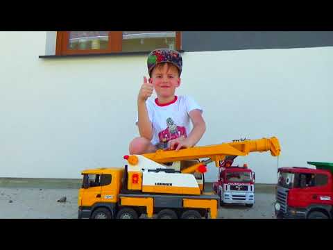 Машинки Трактор Бензовоз Bruder и Экскаватор Алекс играет новыми игрушками