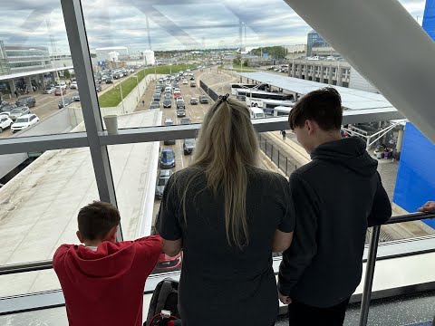Passengers delayed as flooding forces closure of Detroit airport terminal