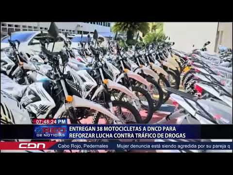 Entregan 38 motocicletas a DNCD para reforzar lucha contra tráfico de drogas