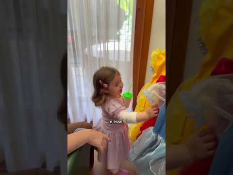 Uma mini diva já dando trabalho pra Stylist dela kkk