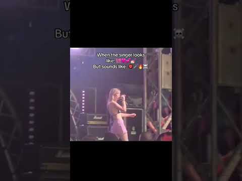 Wearing pink and screaming is iconic🎀💅 #femalefronted #metalvocals #fryscream #metalband #altgirl