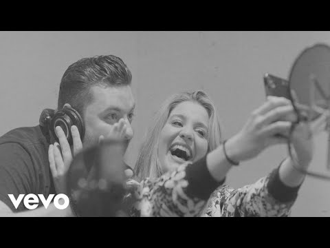 Chris Young, Lauren Alaina - Town Ain