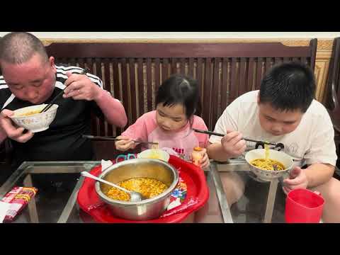 Thử thách ăn mỳ kim chi Hàn quốc siêu cay