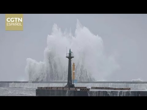 El tifón Haikui toca tierra en la región china de Taiwan