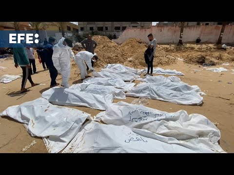Sobe para 392 o total de corpos encontrados em valas comuns em Khan Younis