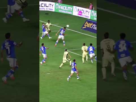 Cruzeiro mostra defesa de goleirão e surpreende na temporada