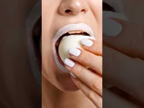 Girl eating boiled egg 🥚 #asmr #satisfying #mukbang #relaxing