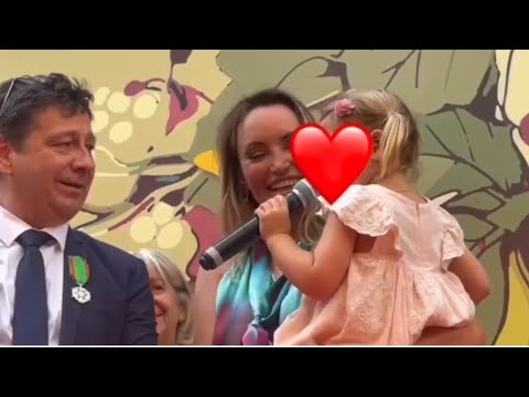 Laurent Gerra : Complètement gaga auprès de sa fille lors de la remise d’une distinction