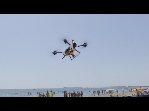Un dispositivo de drones evita posibles ahogamientos en Valencia