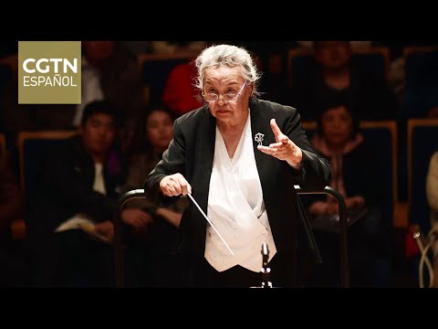 Zheng Xiaoying: La primera directora de orquesta sinfónica de China
