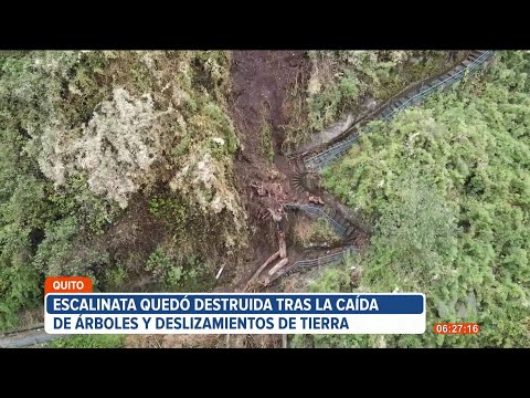 Escalinatas destruidas por la caída de árboles en El Placer, centro de Quito