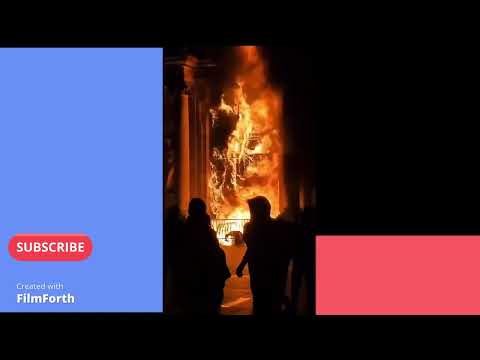 Manifestantes #queman el #Ayuntamiento de #Buerdeos en #Francia