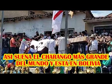 CHARANGO MÀS GRANDE DEL MUNDO FUE TOCADO EN IX CAMPEONATO NACIONAL DEPORTIVO MAGISTERIO RURAL