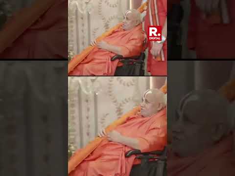 Nita & Mukesh Ambani Welcome Jagadguru Rambhadracharya To Anant-Radhika's 'Aashirwad' Ceremony