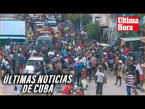 Tumultuaria en Santiago de Cuba por los mandados; se lanzan sobre la tienda!!!