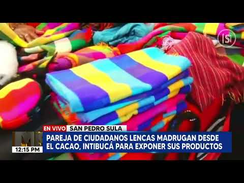 Pareja de ciudadanos lencas madrugan desde El Cacao, Intibucá para exponer sus productos
