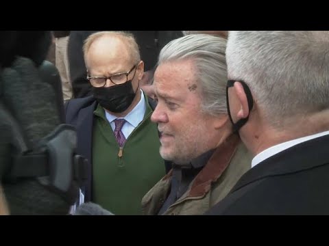 Bannon se entrega al FBI