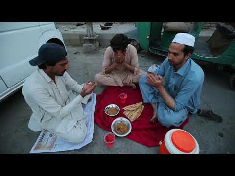 Pakistán comienza el ramadán con polémica por la apertura de las mezquitas