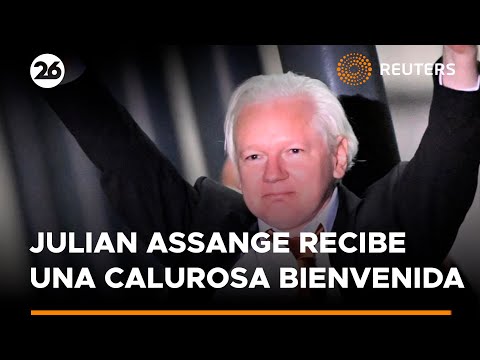 Julian Assange recibe una calurosa bienvenida al aterrizar en Australia | #Reuters