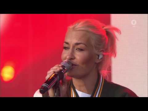 Sarah Connor - Wie schön du bist (Live) - (Grand Prix Party 2015)