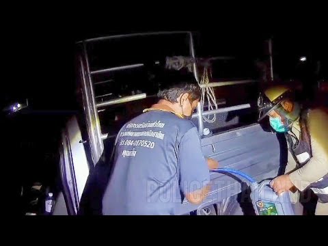 ตำรวจช่วยประชาชนรถน้ำมันหมดระห ตำรวจช่วยประชาชนรถน้ำมันหมดระห