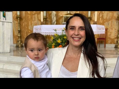 La actriz Irán Castillo comparte fotos del bautizo de su bebé