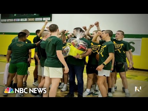 High school basketball players shave heads to support teammate with cancer