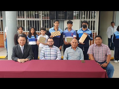 Entrega Ayuntamiento de Rioverde juegos de tablero para fortalecer habilidades en secundarias