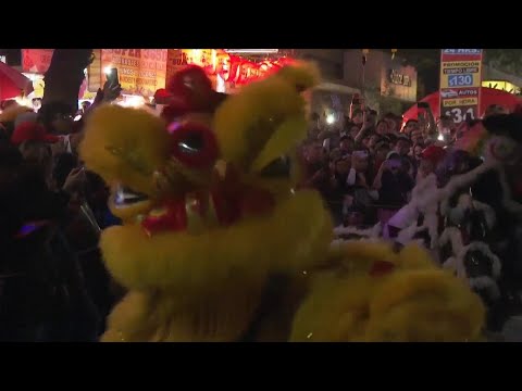 Thousands watch Lunar New Year parade in Mexico