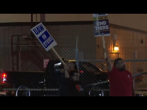 Auto workers leave Toledo plant as about 13,000 go on strike