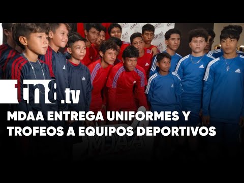 Entregan uniformes de fútbol sala a equipos de distintos puntos de Nicaragua