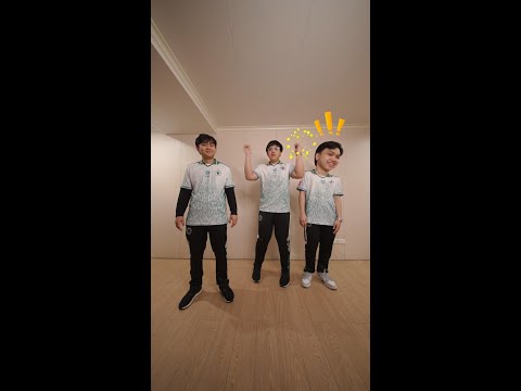 Owgwen、FlapTzy、KyleTzyが一緒にダンス中