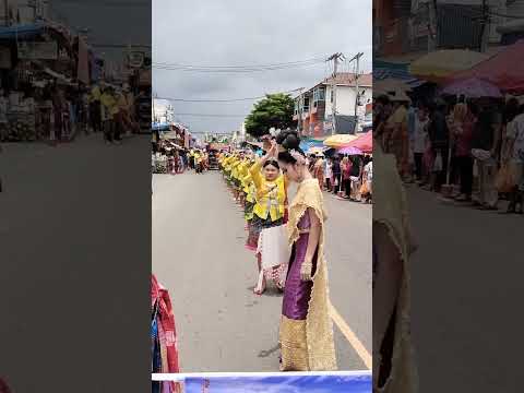 เที่ยวงานบุญบั้งไฟสุวรรณภูมิจ