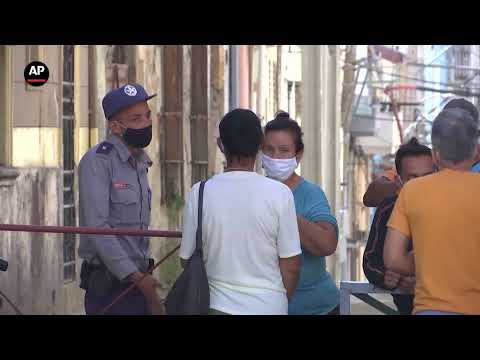 Info Martí | Actualidad de la pandemia en Cuba | Sacerdote cubano critica juicios sumarios