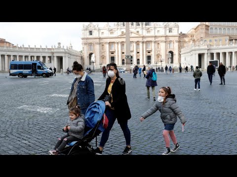 Coronavirus en Italie : un chef de parti contaminé et le pape en retrait