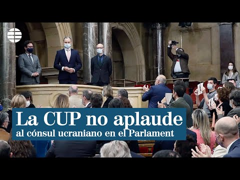 Ovación al cónsul ucraniano en Barcelona por todos los diputados del Parlament menos los de la CUP
