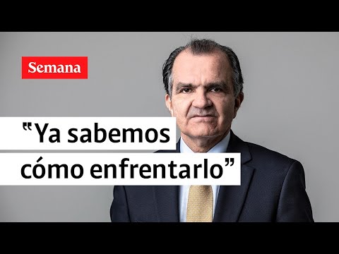 Todo el día volteando y hablando con los abogados: Óscar Iván Zuluaga | Videos Semana