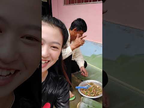 ดูพ่อน้องแป้งทำหลามปลาไหลในกระ ดูพ่อน้องแป้งทำหลามปลาไหลในกระ