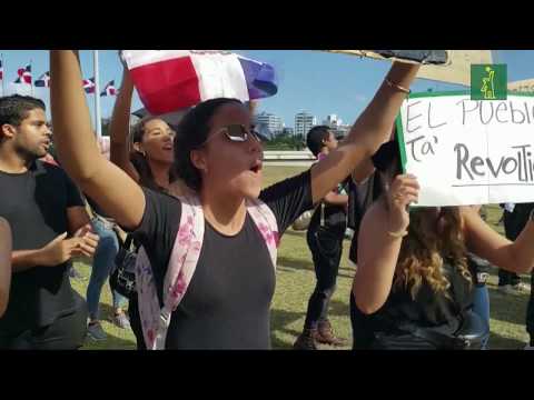 Dominicanos se mantienen en protesta tras la suspensión de las elecciones