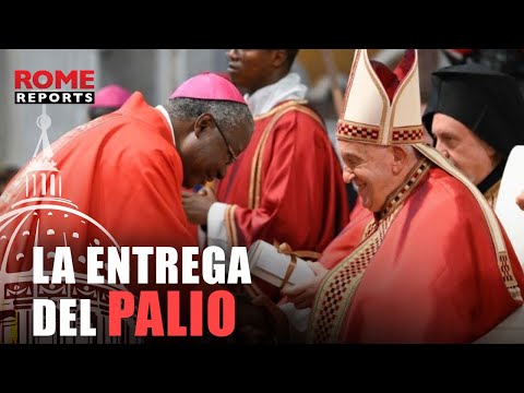 ?| Momento de la entrega del palio a los arzobispos metropolitanos