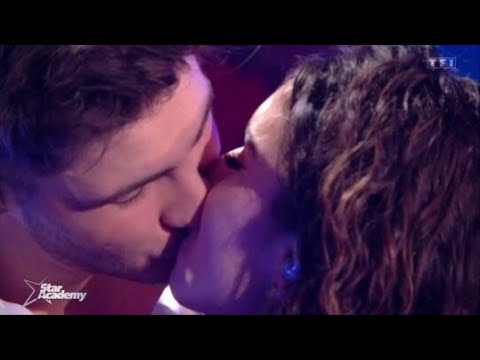 Star Academy : Julien embrasse sa petite amie Amélie en direct sur un slow