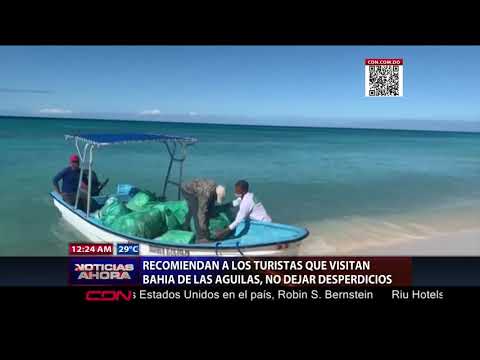 Exhortan a turistas y visitantes recoger desperdicios en Bahía de las Águilas