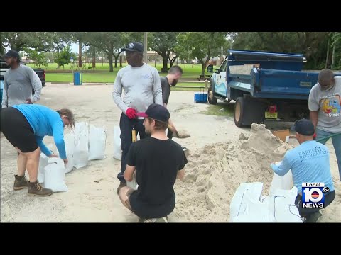 Fort Lauderdale residents prepare for flood risk