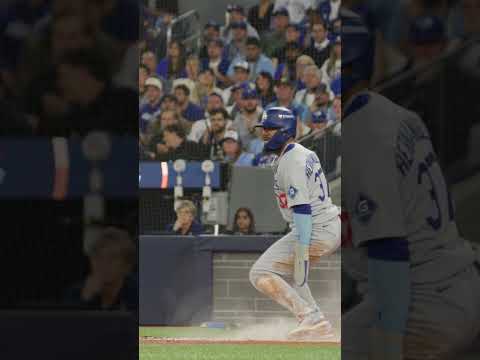 Kiké Hernández gets the scoring started in the #WorldSeries!
