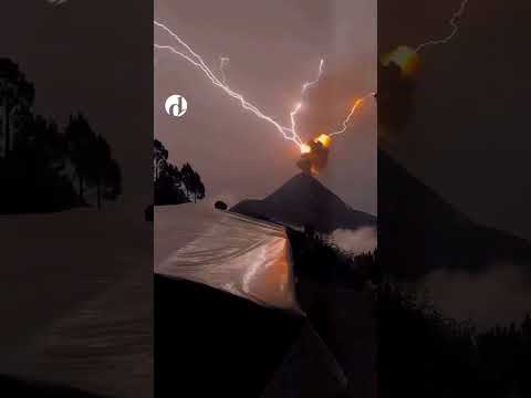 IMPRESIONANTE fenómeno natural en un volcán de Guatemala