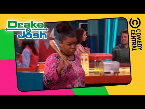 Le Hacen Bullying A Josh | Drake & Josh | Comedy Central LA